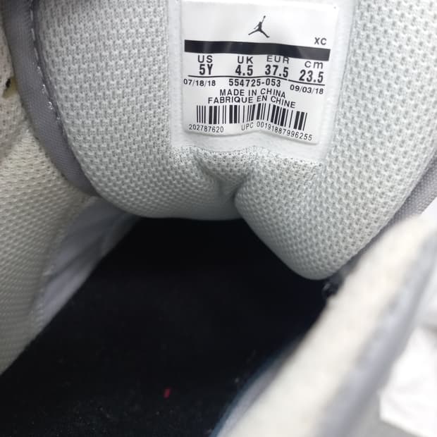 나이키 조던 레트로 하이 OG 씨폼 235mm