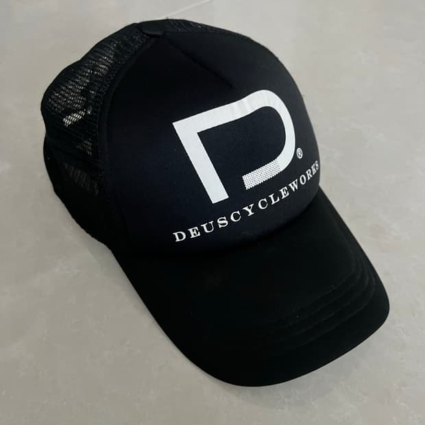 데우스 트러커캡