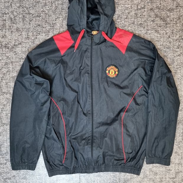 맨체스터 유나이티드 바람막이 자켓 MUFC 후드 블랙 레드 L사이즈