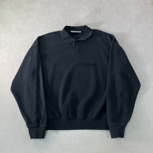 100 피오갓 에센셜 스몰로고 카라넥 맨투맨