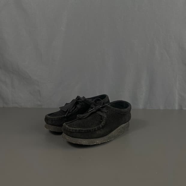 [235] 클락스 왈라비 블랙 스웨이드