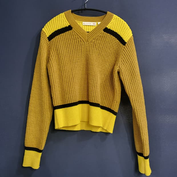 마르니 유니클로 니트 크롭 브이넥