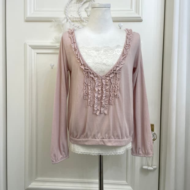indipink ruffle v-neck top&ivory lace sl