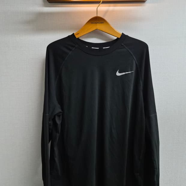 XXL) 나이키 블랙 런닝 긴팔티셔츠 팝니다