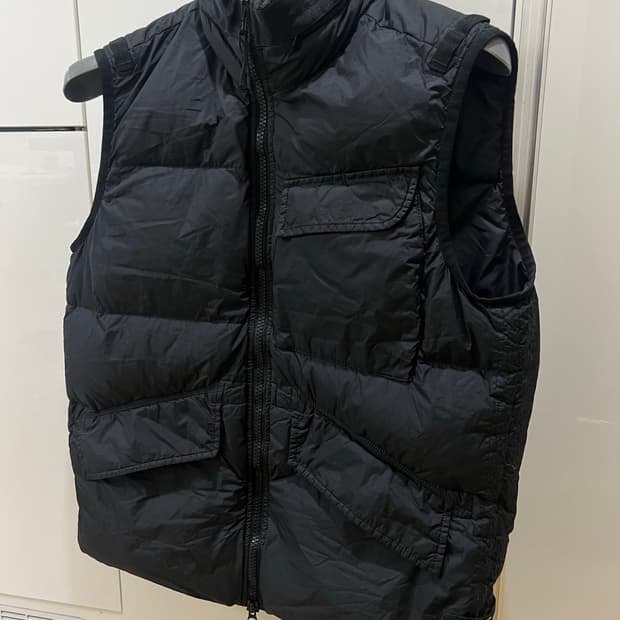 스톤아일랜드 크링클랩스 패딩조끼 100-슬림105 (새상품급)