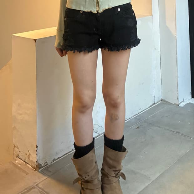 M)CECIL McBEE 빈티지 여성 태그 디테일 데미지 블랙 숏팬