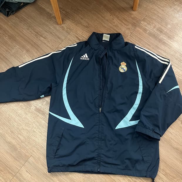 아디다스 레알마드리드 유니폼 바람막이