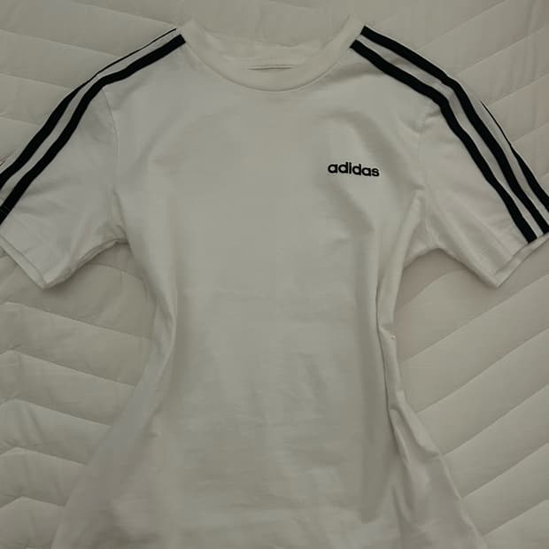 아디다스 슬림핏 반팔