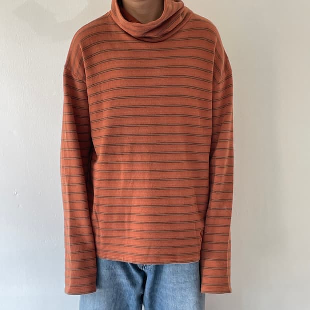 고샤루브친스키 17fw 터틀넥 롱슬리브