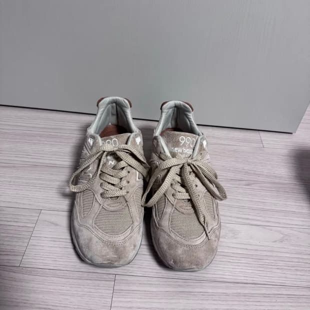 뉴발란스 990 판매합니다