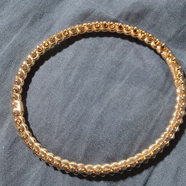 까르띠에 총알팔찌