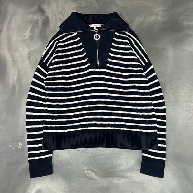  타미 힐피거 스트라이프 하프 집업 니트 y15946