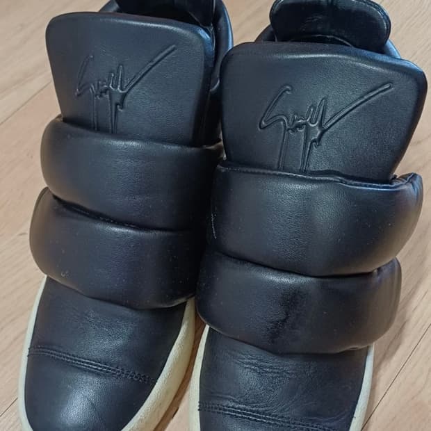 쥬세페 패딩 웨지힐