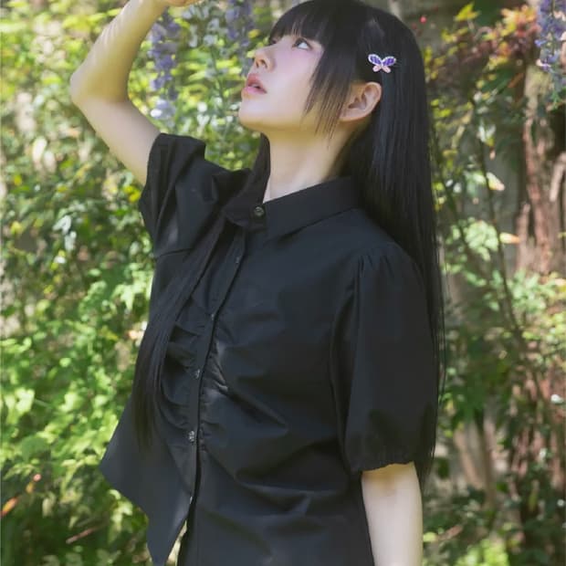 나이엔 도트 버튼 퍼프 반팔 셔츠 블랙