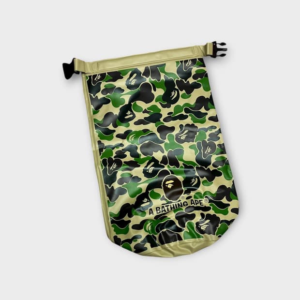 Bape . 카모플라쥬 튜브 백
