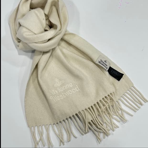 Vivienne westwood 비비안웨스트우드 아이보 리 목도리