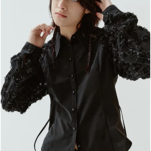 김미더영 플라워 니트 슬리브 셔츠 블랙 