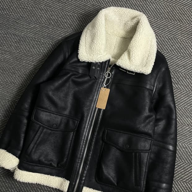 SIEG 지이크 미니멀 하이넥 시어링 무스탕 자켓y 4999