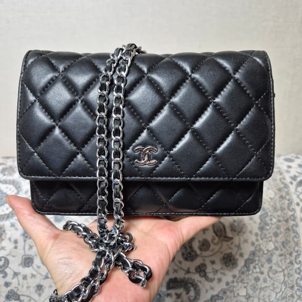 샤넬WOC은장크로스체인백