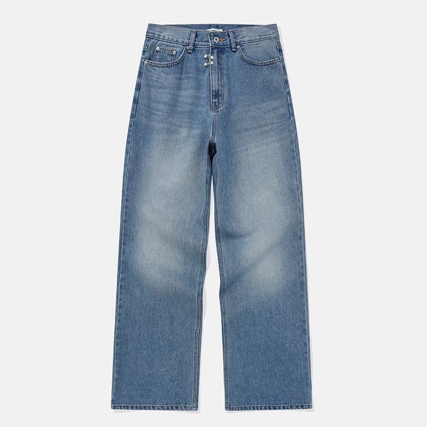 (02) 카락터 버클 릴랙스드 데님 팬츠 워시드 블루