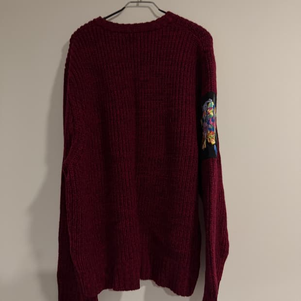 크리스찬 다다 자수 스웨이드 패치 버건디색 니트 스웨터