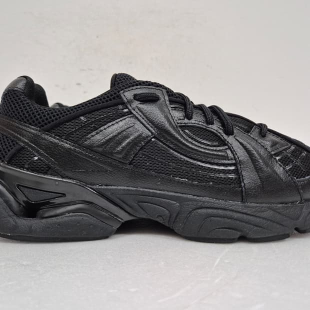 언더아머 솔라 운동화 270