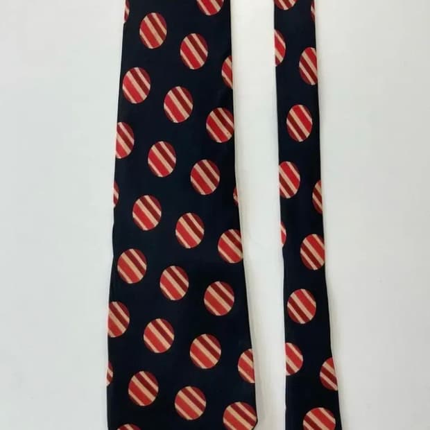 입생로랑 넥타이