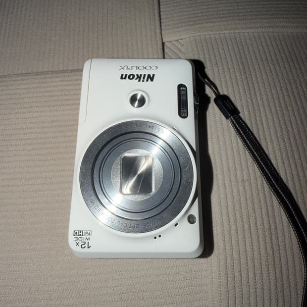 니콘 s6900 카메라