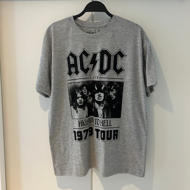 AC/DC 티셔츠
