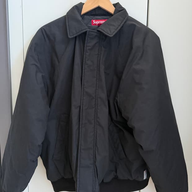 슈프림 누빔 봄버 자켓 M사이즈 