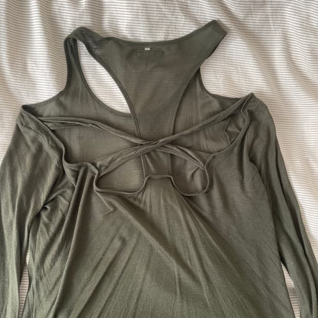 Obey 오프숄더 롱슬리브탑