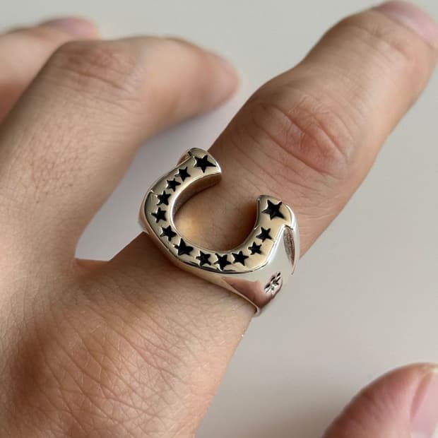 THICK STAR RING 두꺼운 별 고리
