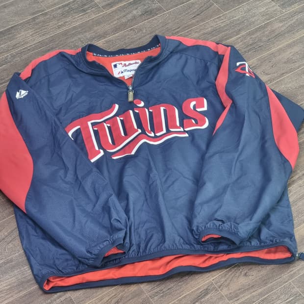 미네소타 트윈스 마제스틱 바람막이 웜업 유니폼 105
