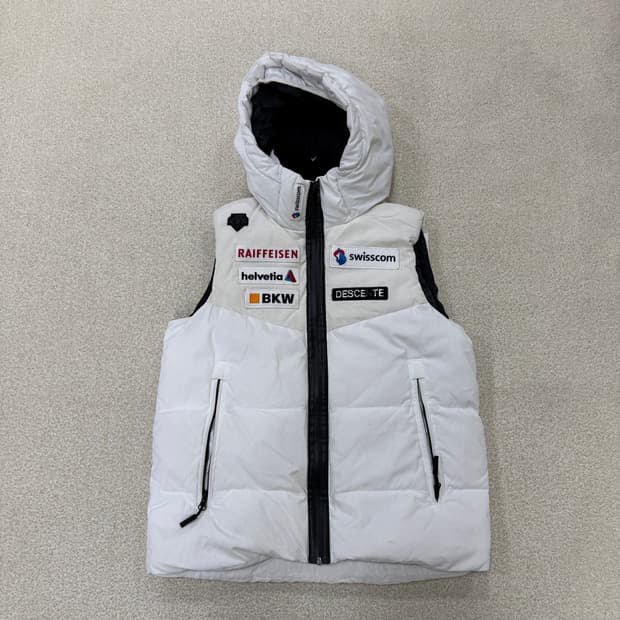 160 데상트 키즈 아우디 패딩 조끼 0127T1