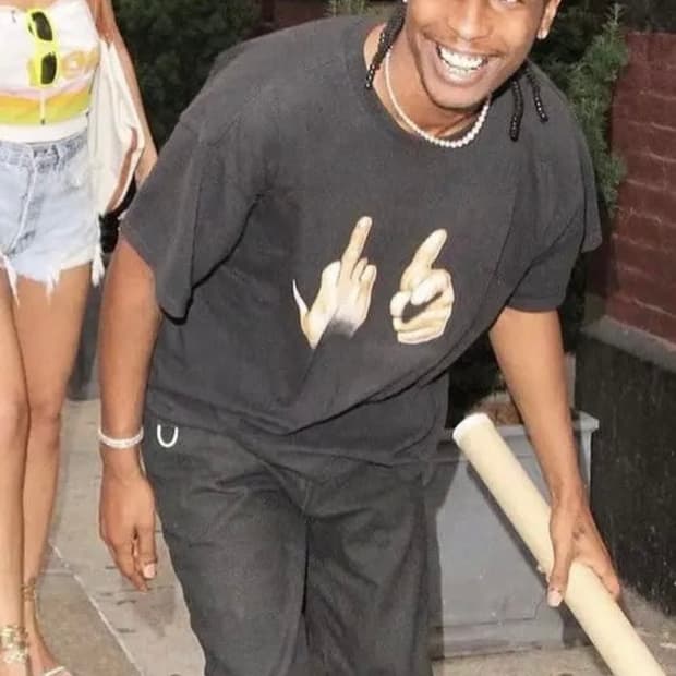 00s FUCK YOU 핸드 사인 반팔