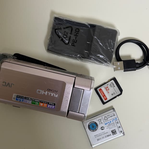 JVC  gz v590 캠코더 로즈골드 작례있음
