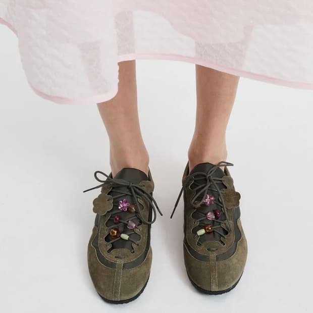 [36,37,38]세실리에 반센 26ss 비즈 슈즈/카키