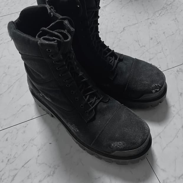 발렌시아가 컴뱃스트라이커 부츠 42