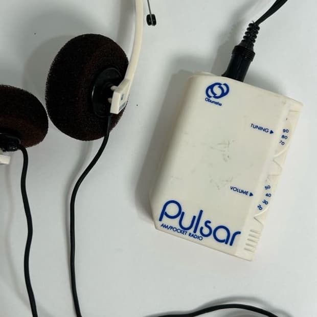 Pulsar 빈티지 휴대용 라디오 & 헤드폰 세트 