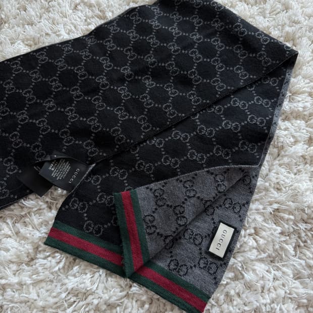 구찌 CG 울 머플러