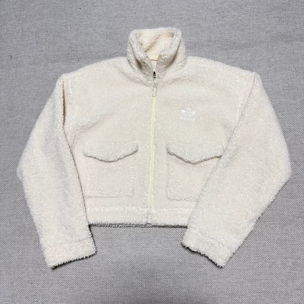 아디다스 빅로고 플리스 크롭자켓