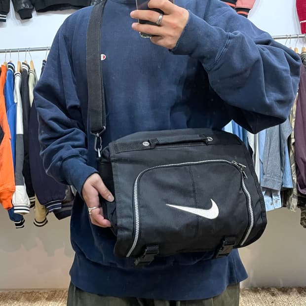 90s NIKE 나이키 빅스우시 엠브로이드 크로스백