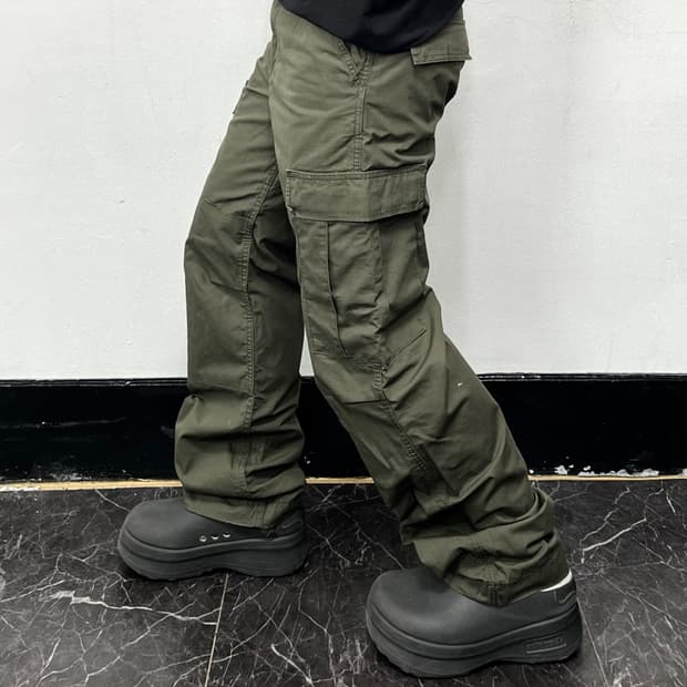 칼하트 WIP 에비에이션 카고팬츠 카키 