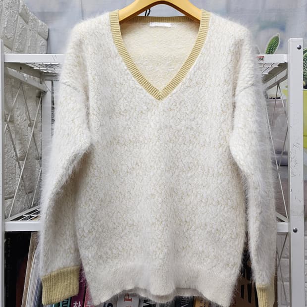 끌로에 명품 여성니트 66~슬림77 앙고라 울 V넥 여성니트티 AD28