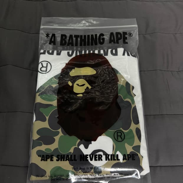 베이프 반팔 L사이즈 새상품