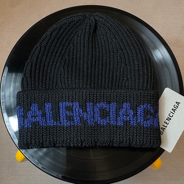 발렌시아가 인타르시아 로고 울 비니 새상품