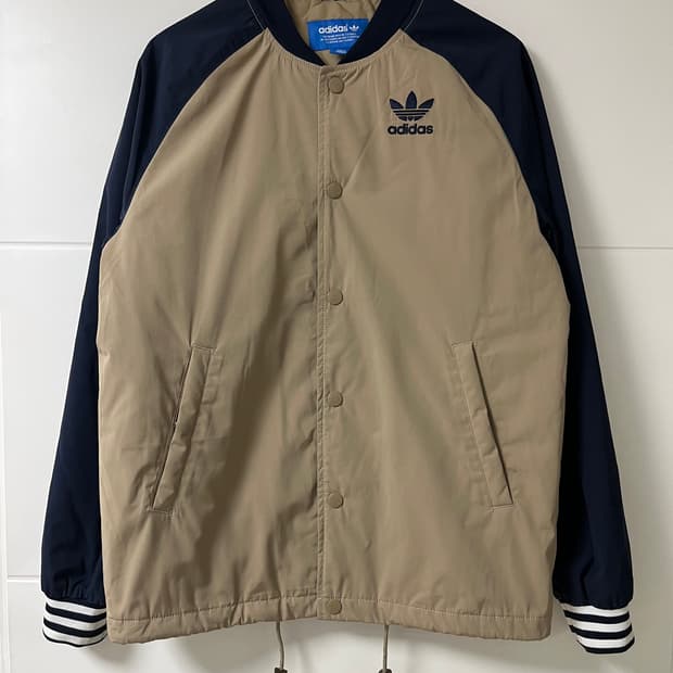 아디다스 엠브로이더드 자켓