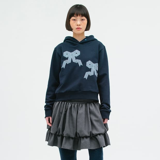 생긴스튜디오 네이비 리본 후드티 