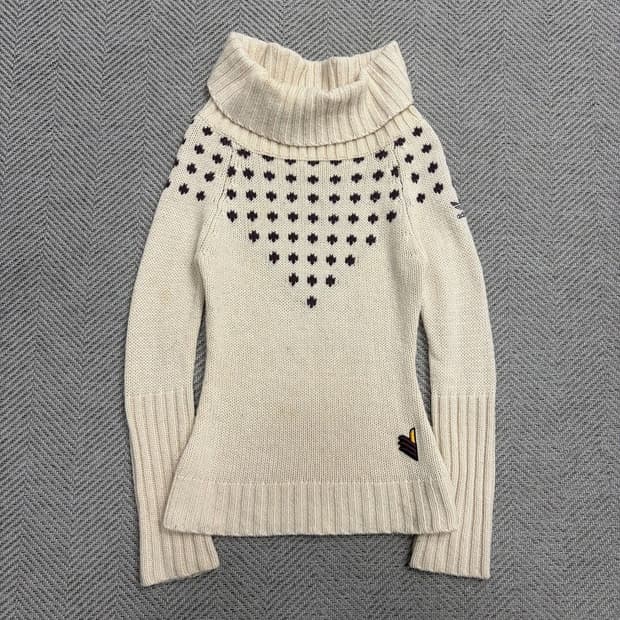 아디다스 핸드메이드 터틀넥 니트  v1709