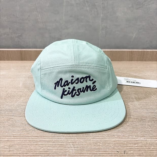 (정품/새상품) 메종 키츠네 공용 블루 레터링 로고 캡 모자